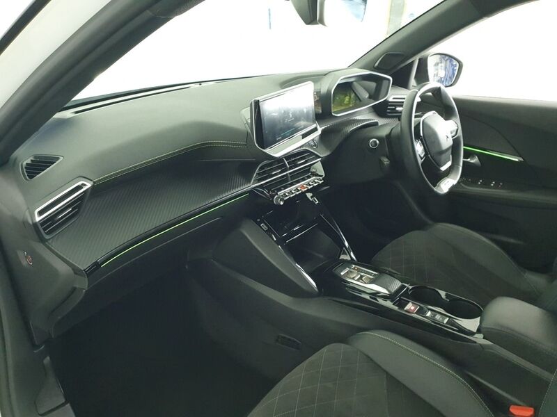 More views of Peugeot 2008