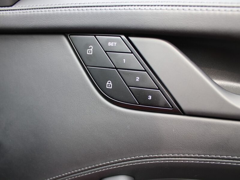 More views of Porsche 911