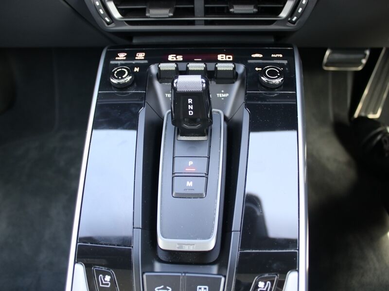 More views of Porsche 911