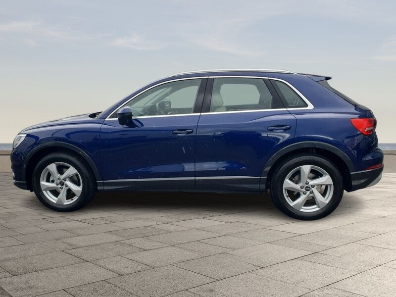 More views of Audi Q3
