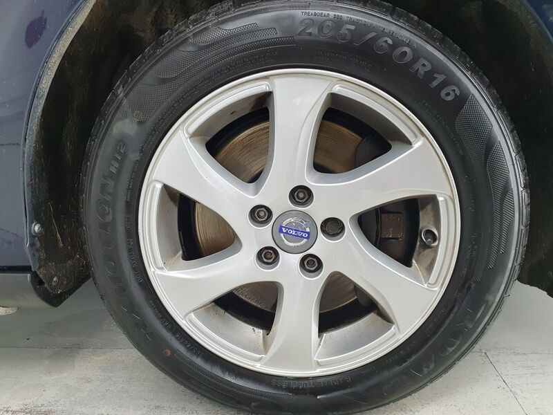 More views of Volvo V40