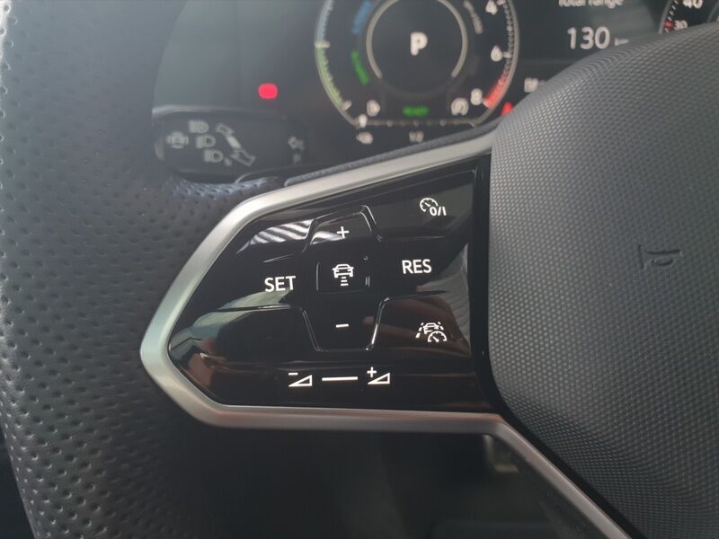 More views of Volkswagen Touareg