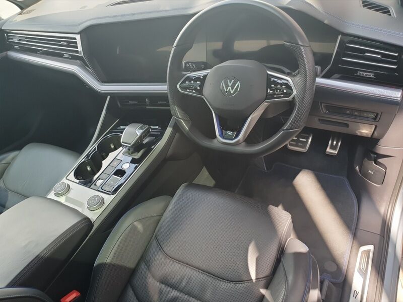 More views of Volkswagen Touareg