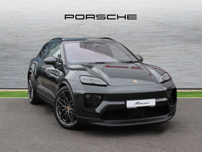 More views of Porsche Macan