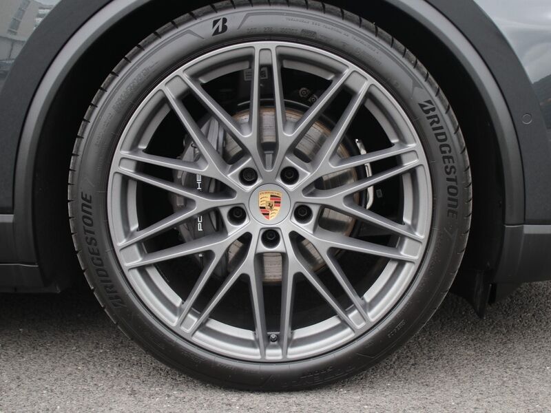 More views of Porsche Macan