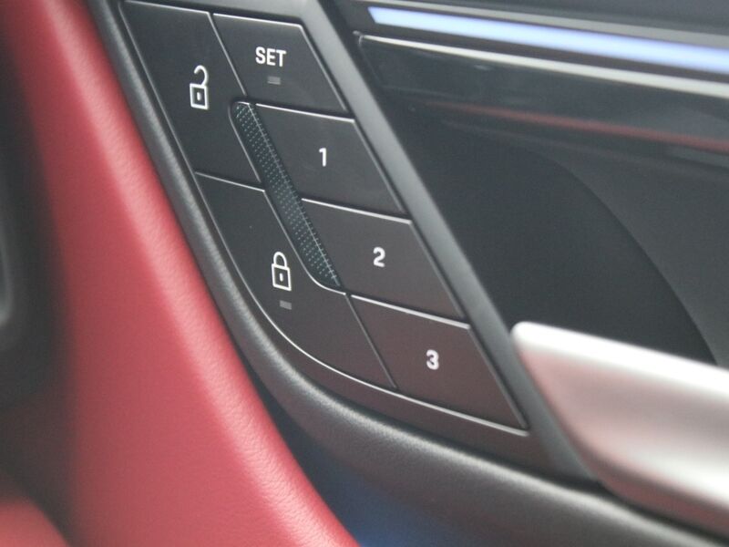 More views of Porsche Macan