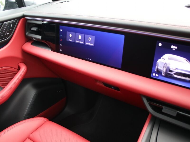 More views of Porsche Macan