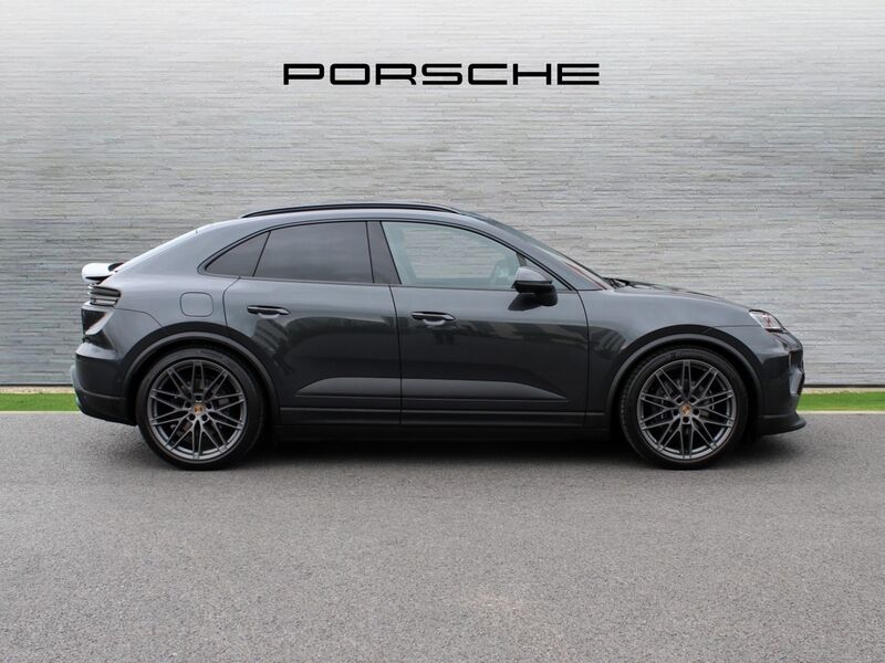 More views of Porsche Macan