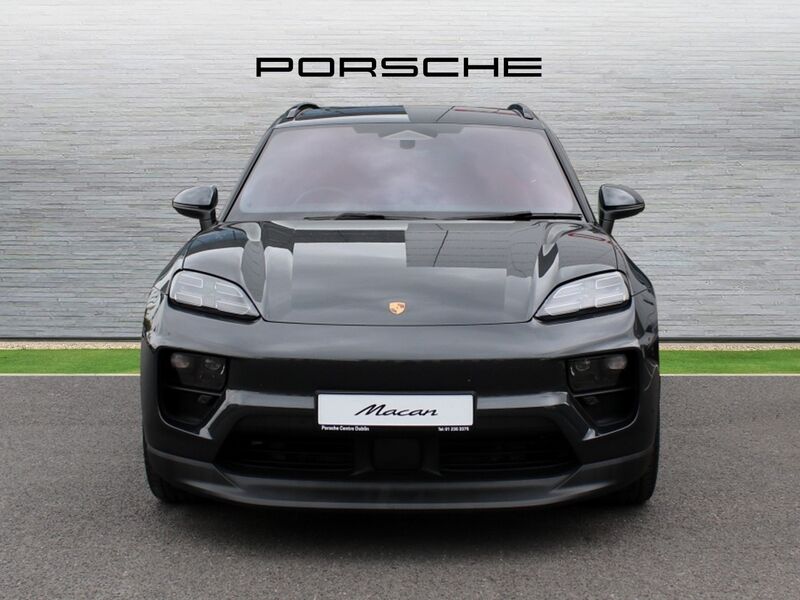 More views of Porsche Macan