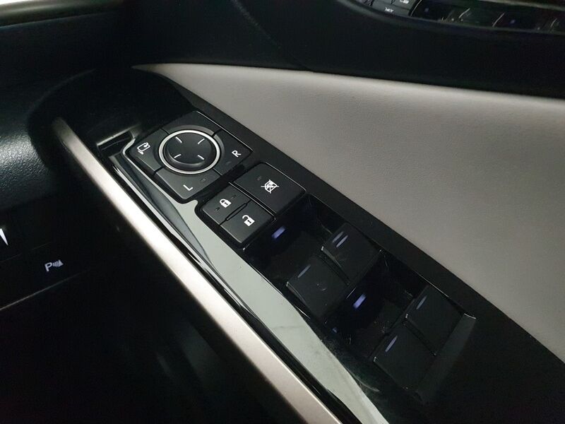 More views of Lexus IS300h