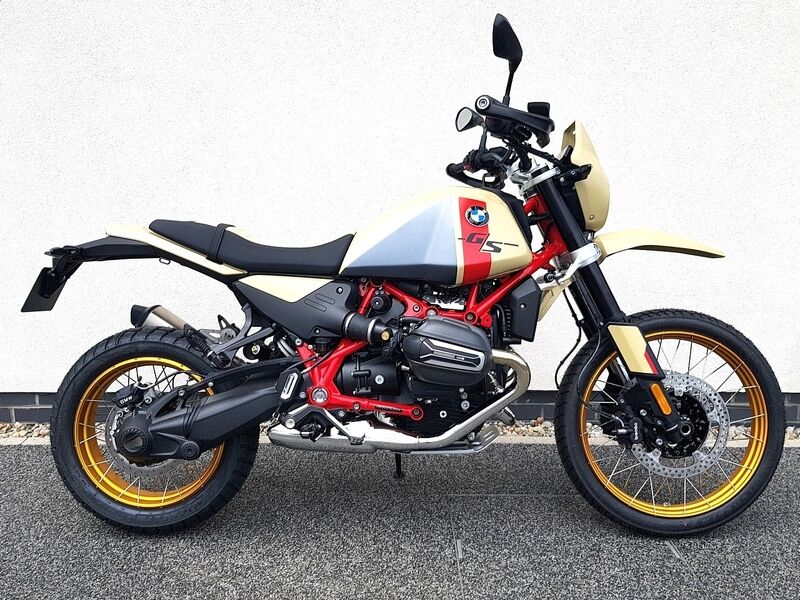 More views of BMW R12