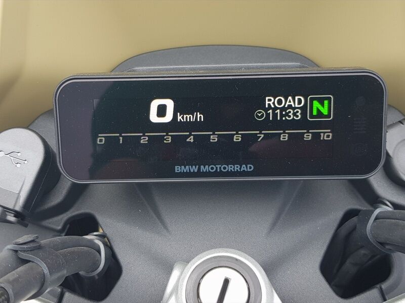 More views of BMW R12