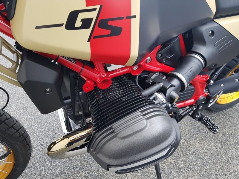 More views of BMW R12