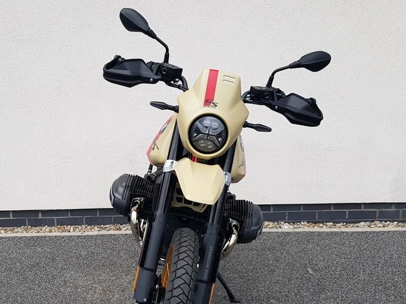 More views of BMW R12