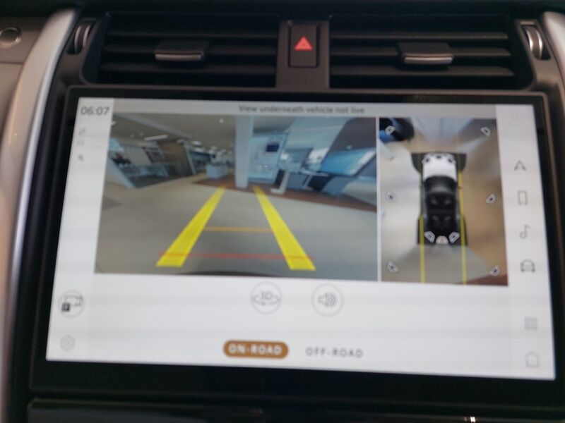 More views of Land Rover Discovery