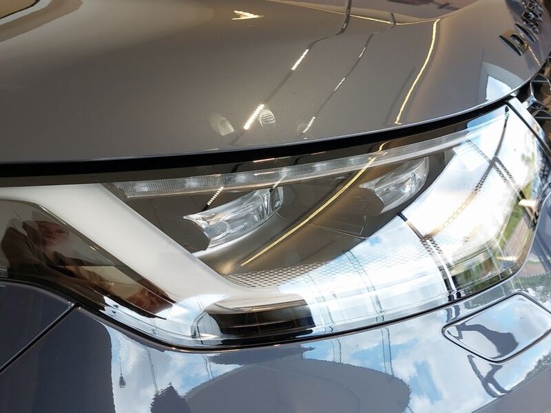 More views of Land Rover Discovery