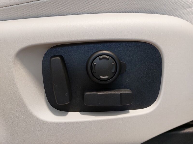 More views of Land Rover Discovery
