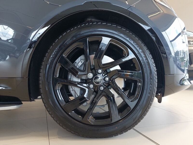 More views of Land Rover Discovery