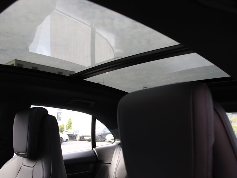 More views of Porsche Macan