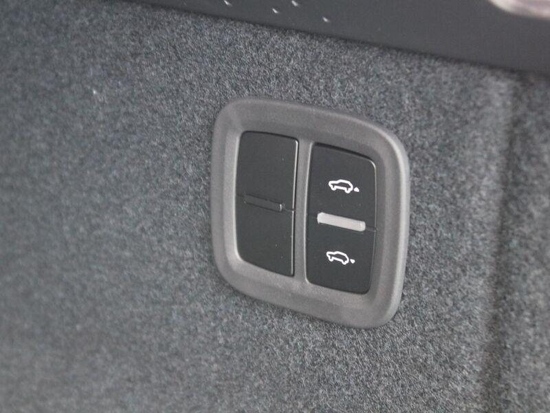 More views of Porsche Macan