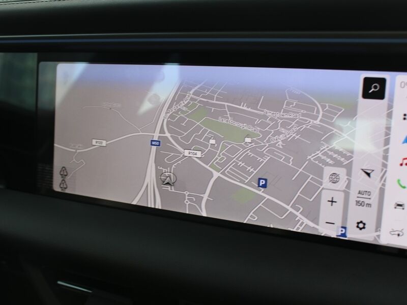 More views of Porsche Macan
