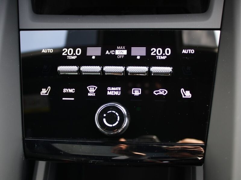 More views of Porsche Macan