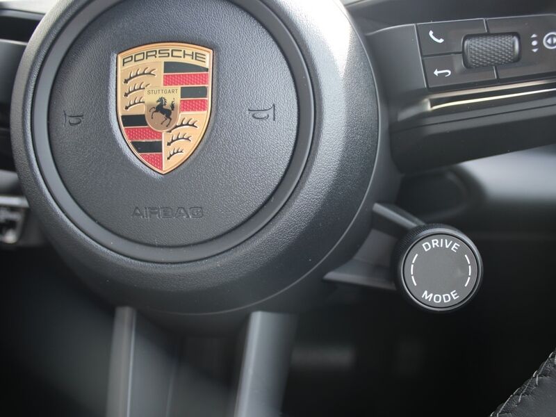 More views of Porsche Macan