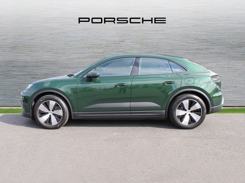 More views of Porsche Macan