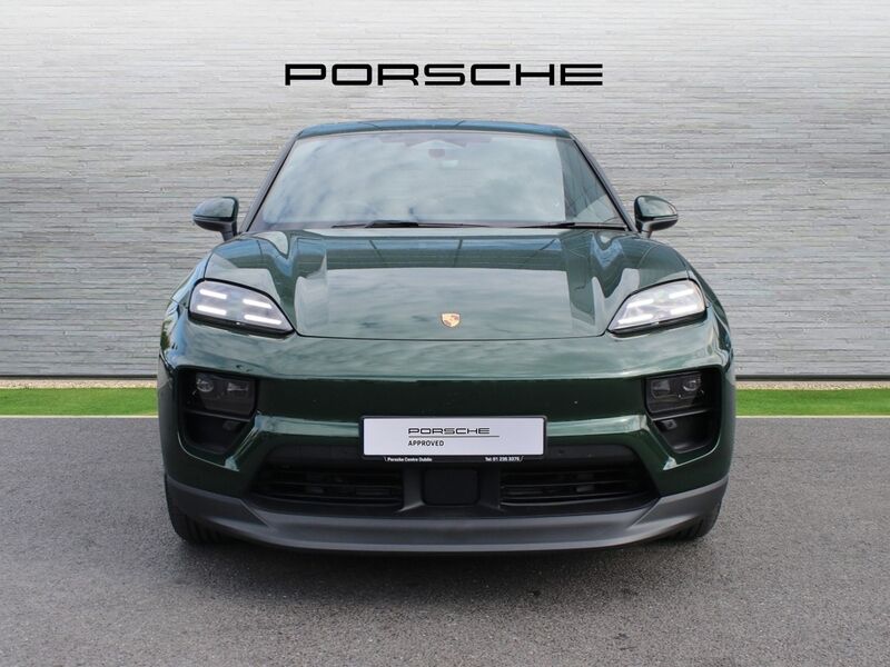 More views of Porsche Macan