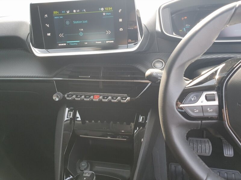 More views of Peugeot 2008