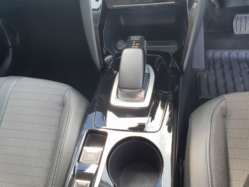 More views of Peugeot 2008