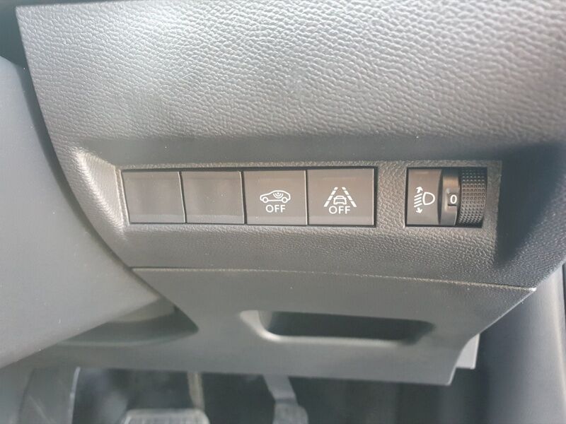 More views of Peugeot 2008