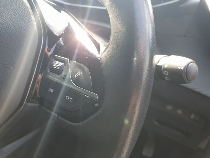 More views of Peugeot 2008