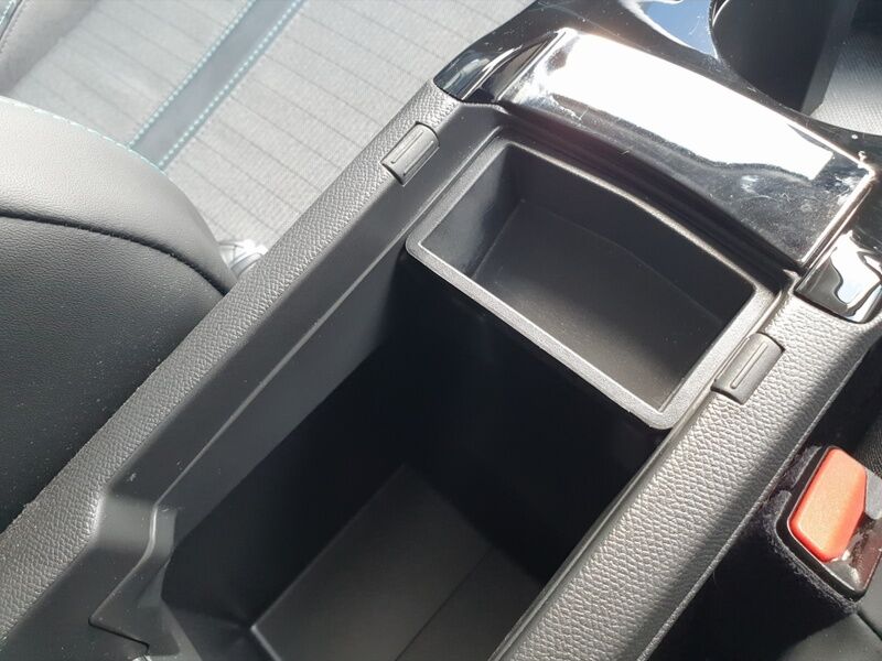 More views of Peugeot 2008