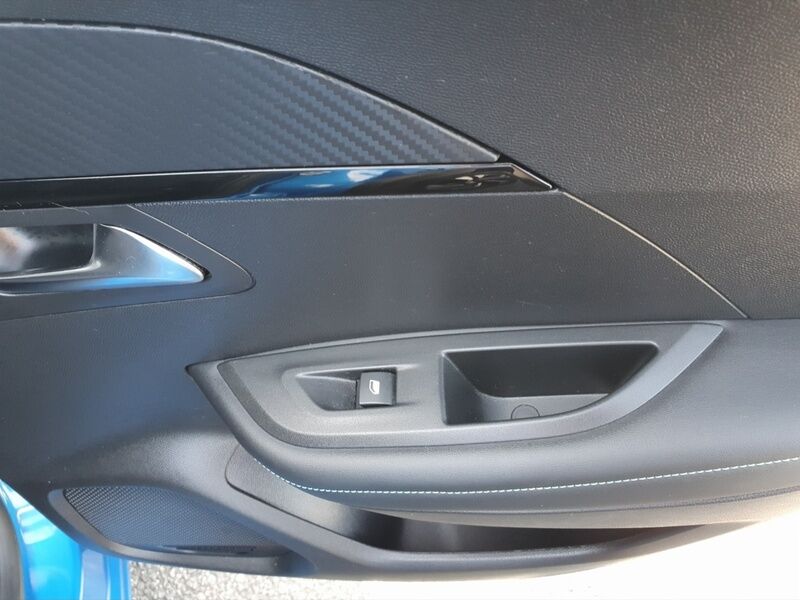 More views of Peugeot 2008