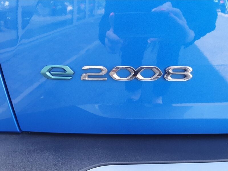 More views of Peugeot 2008