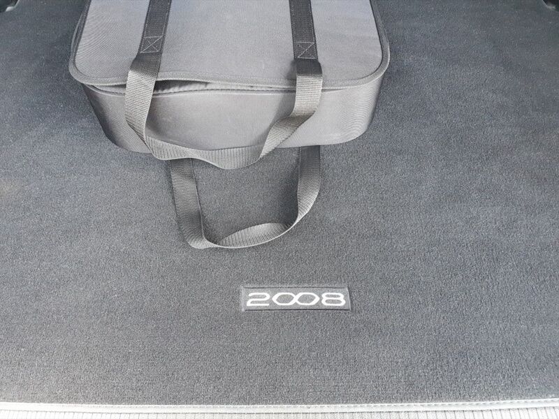 More views of Peugeot 2008