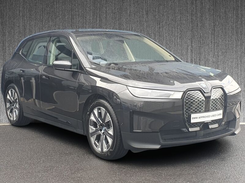 More views of BMW iX