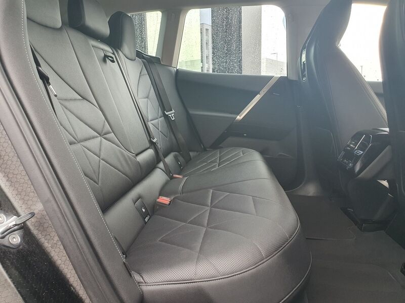More views of BMW iX