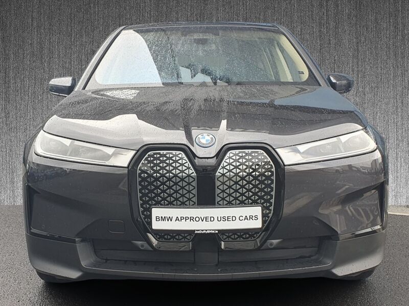More views of BMW iX