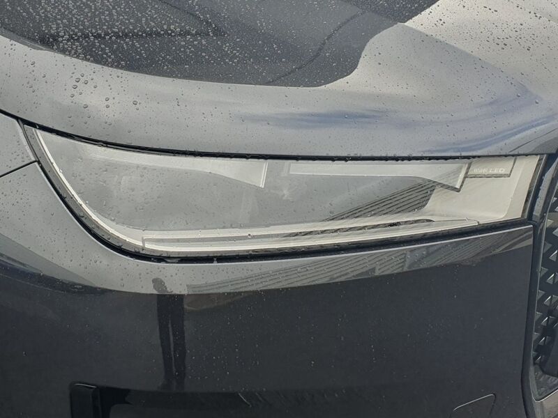 More views of BMW iX