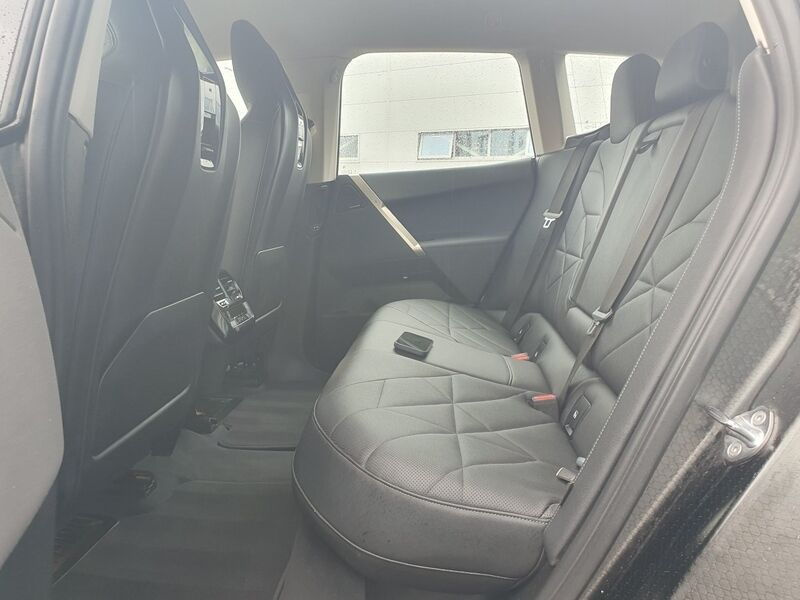 More views of BMW iX