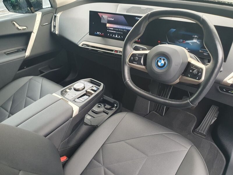 More views of BMW iX