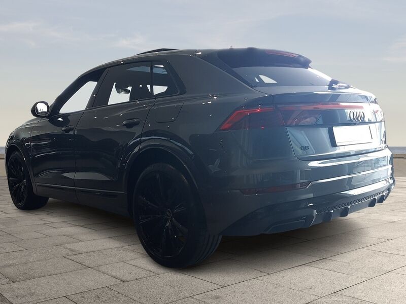 More views of Audi Q8
