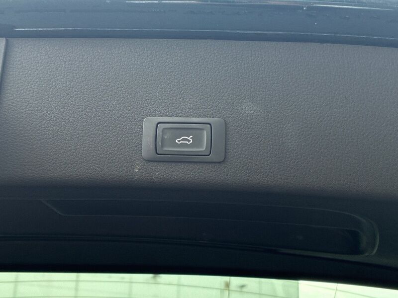 More views of Audi E-Tron