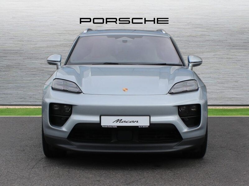 More views of Porsche Macan