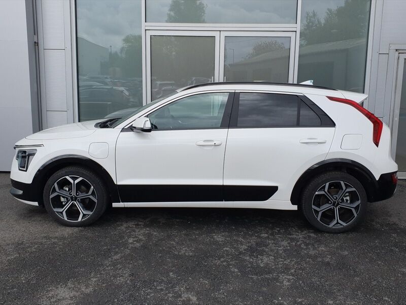 More views of Kia Niro