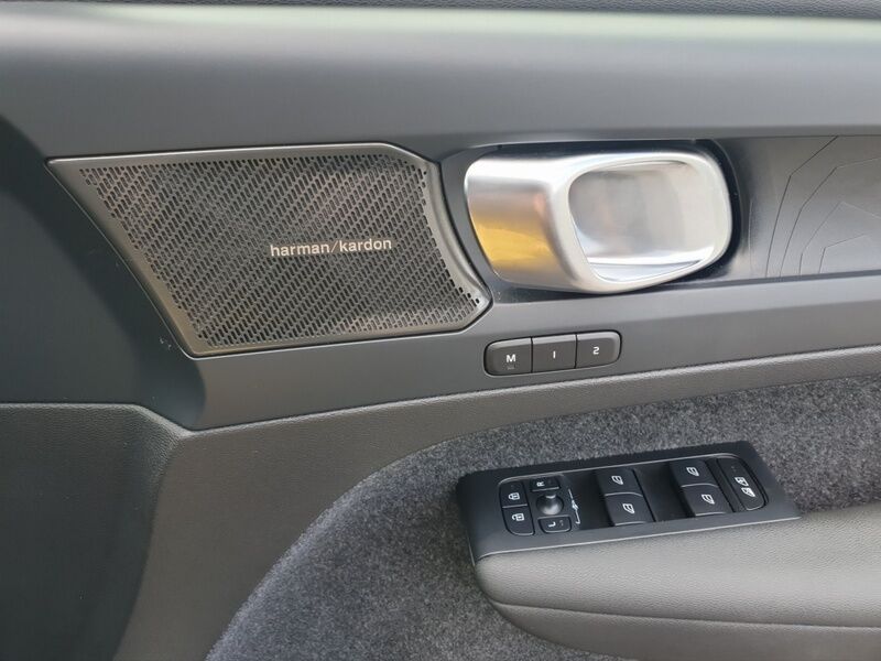 More views of Volvo XC40