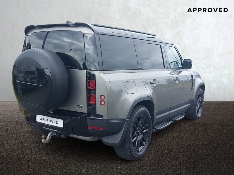 More views of Land Rover Defender