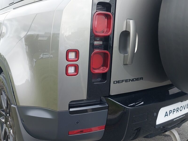 More views of Land Rover Defender